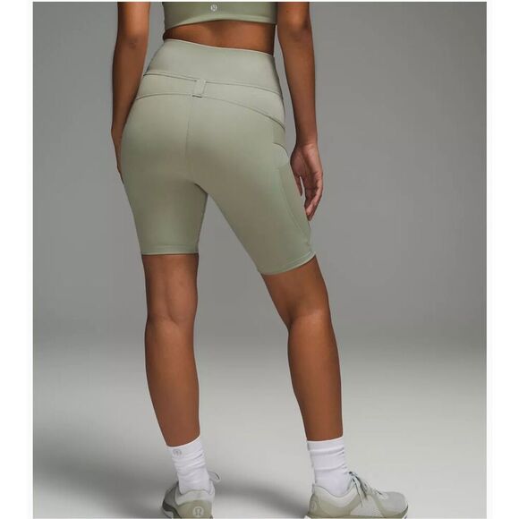 Lululemon Cargo Super-High-Rise Hiking Short 8" size 4 - Picture 2 of 7